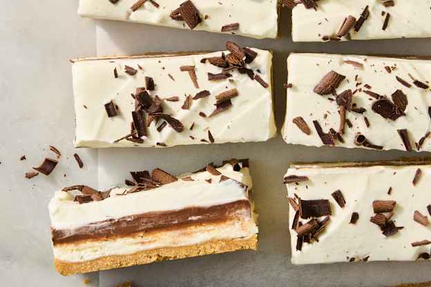 The No-Bake Chocolate Cream Cheese Bars My Friends Beg Me to Make