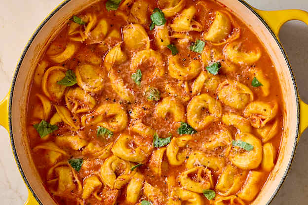 Tomato Tortellini Soup