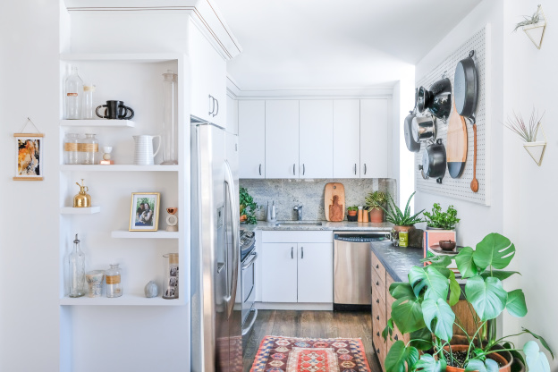 The 3 Best Colors to Paint a Kitchen, According to Real Estate Pros