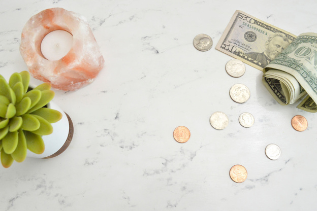 5 Genius Budgeting Tips That Apartment Therapy Editors Learned in 2021