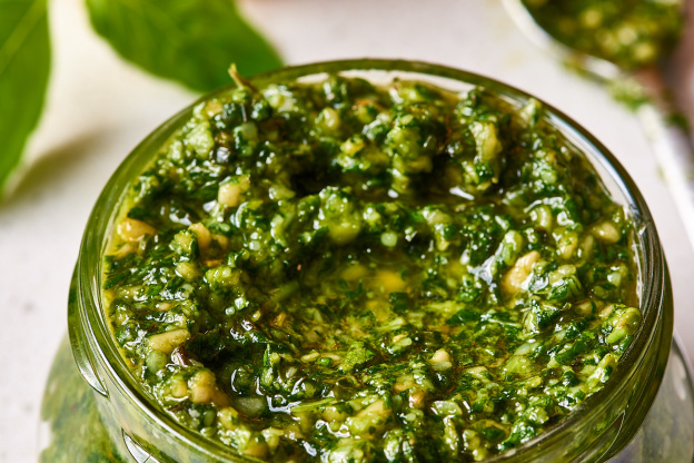 An Italian Chef Taught Me the Surprising Secret to Keeping Pesto Green