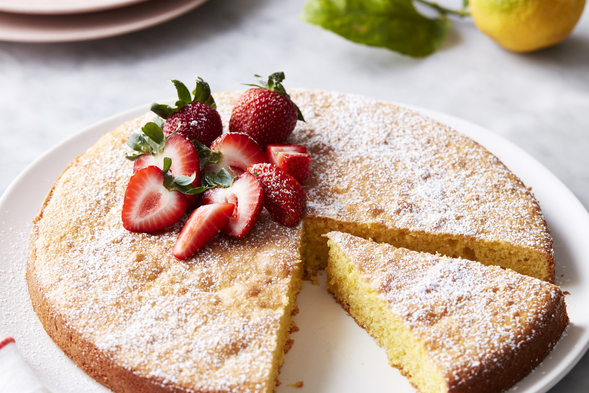 This 5-Ingredient Almond Cake Is Bright and Comforting