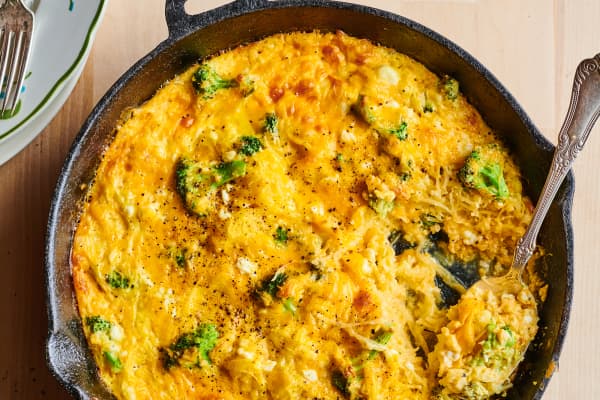 Broccoli and Cheese Spaghetti Squash Casserole Will Be a Weeknight Win