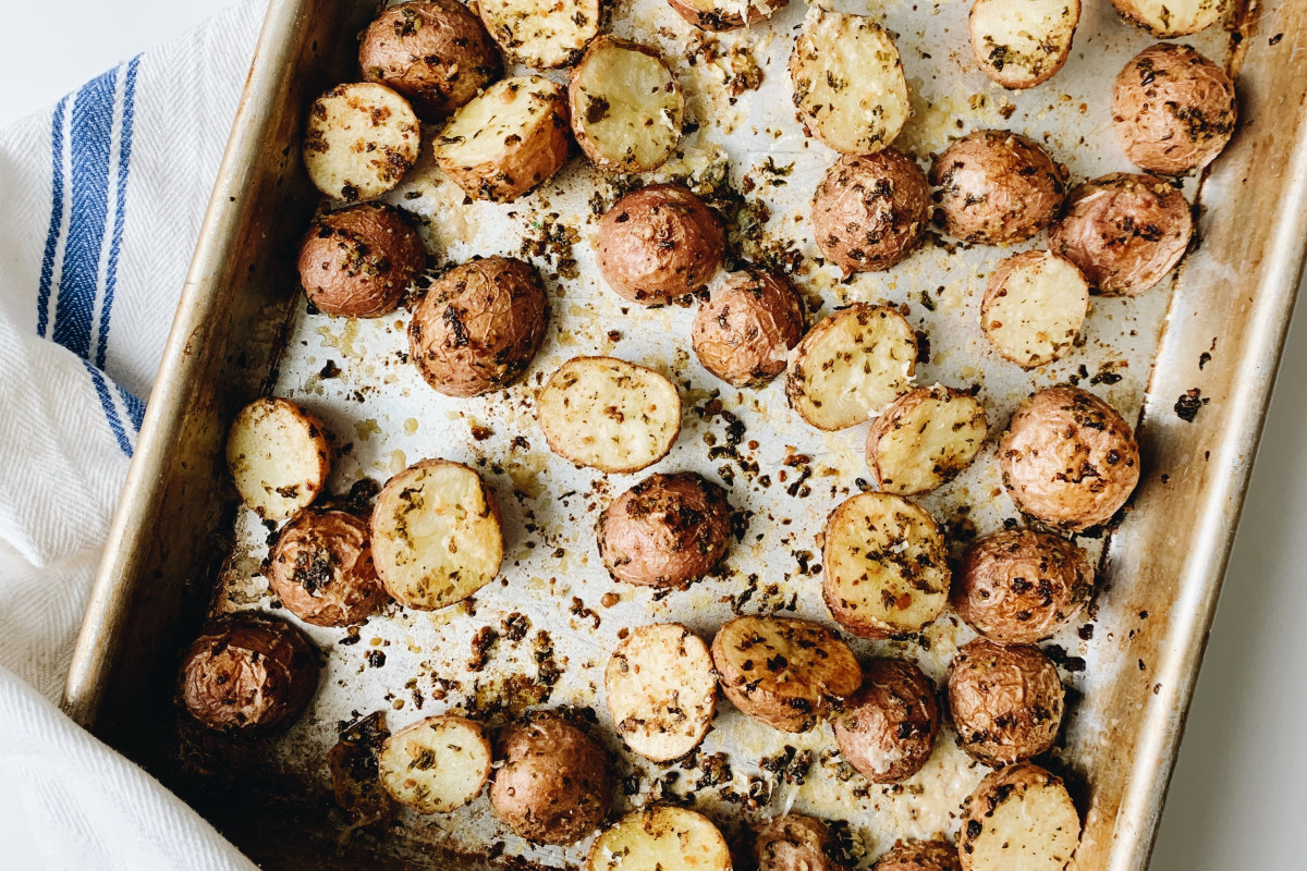 These Cheesy Pesto Potatoes Are Designed for Pasta-Lovers