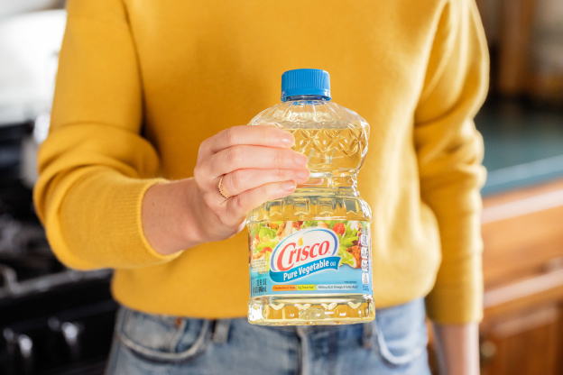 The First Thing You Should Do with a New Bottle of Vegetable Oil