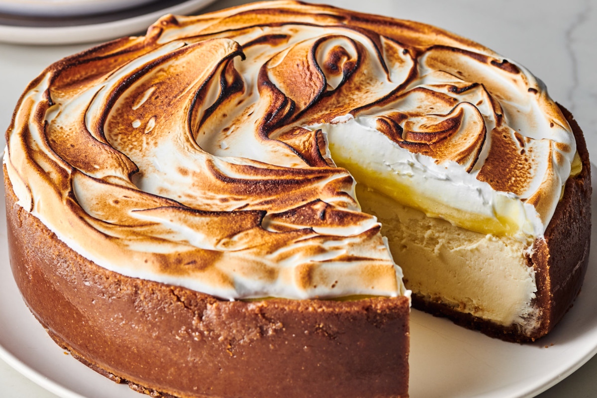 Lemon Meringue Cheesecake Is the Ultimate Holiday Showstopper