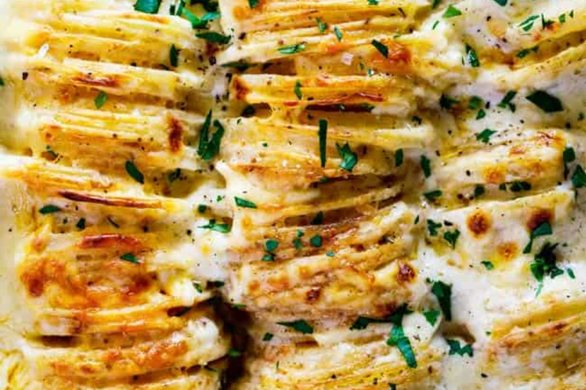 These Creamy Scalloped Potatoes Are Like a Rich, Cheesy Hug