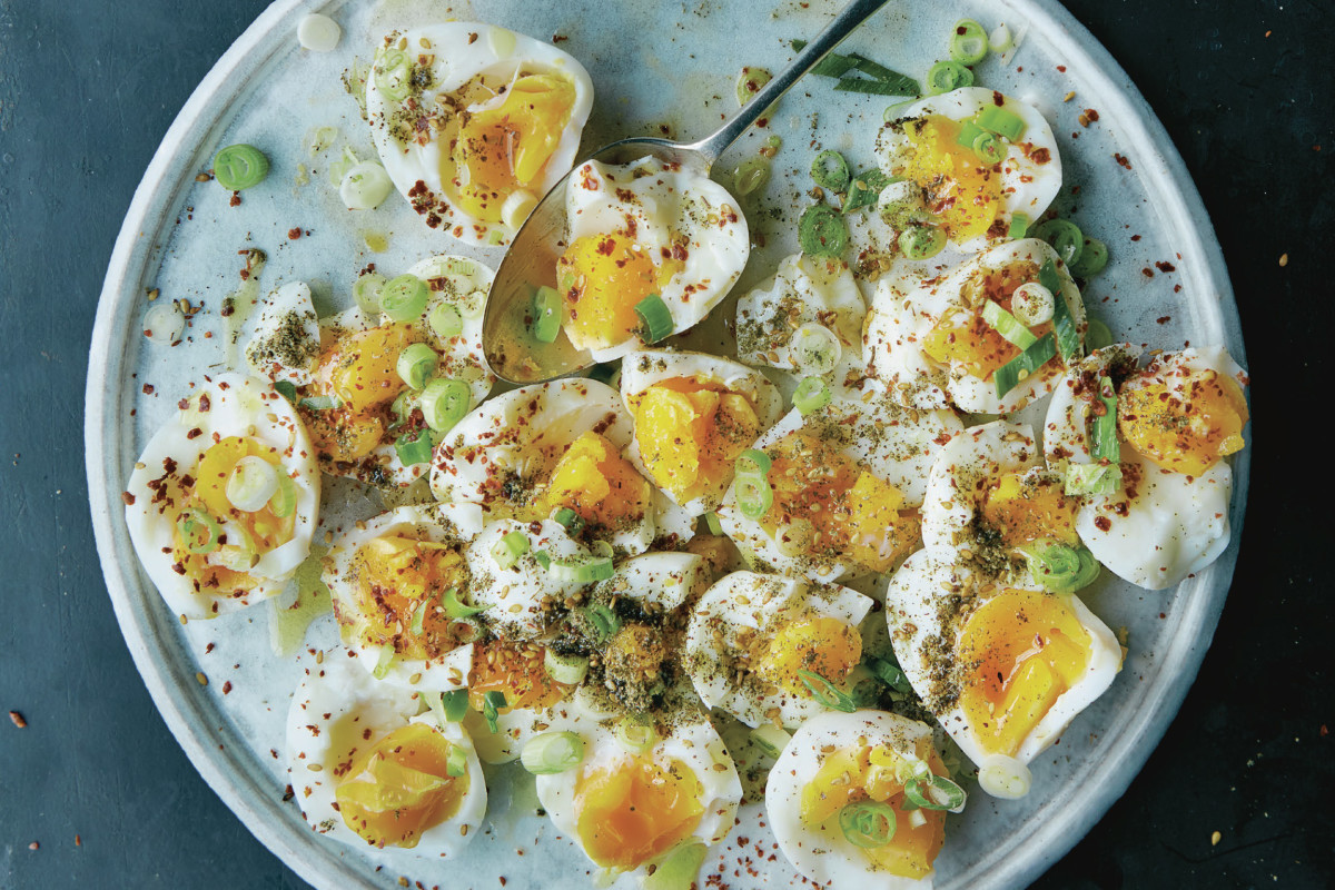 Hassan's Easy Eggs with Za'atar and Lemon