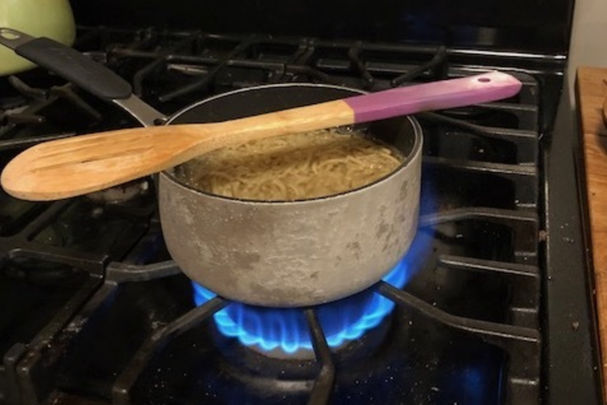 I Tried the Wooden Spoon Trick for Boiling Pasta Water, and Was Surprised by the Results