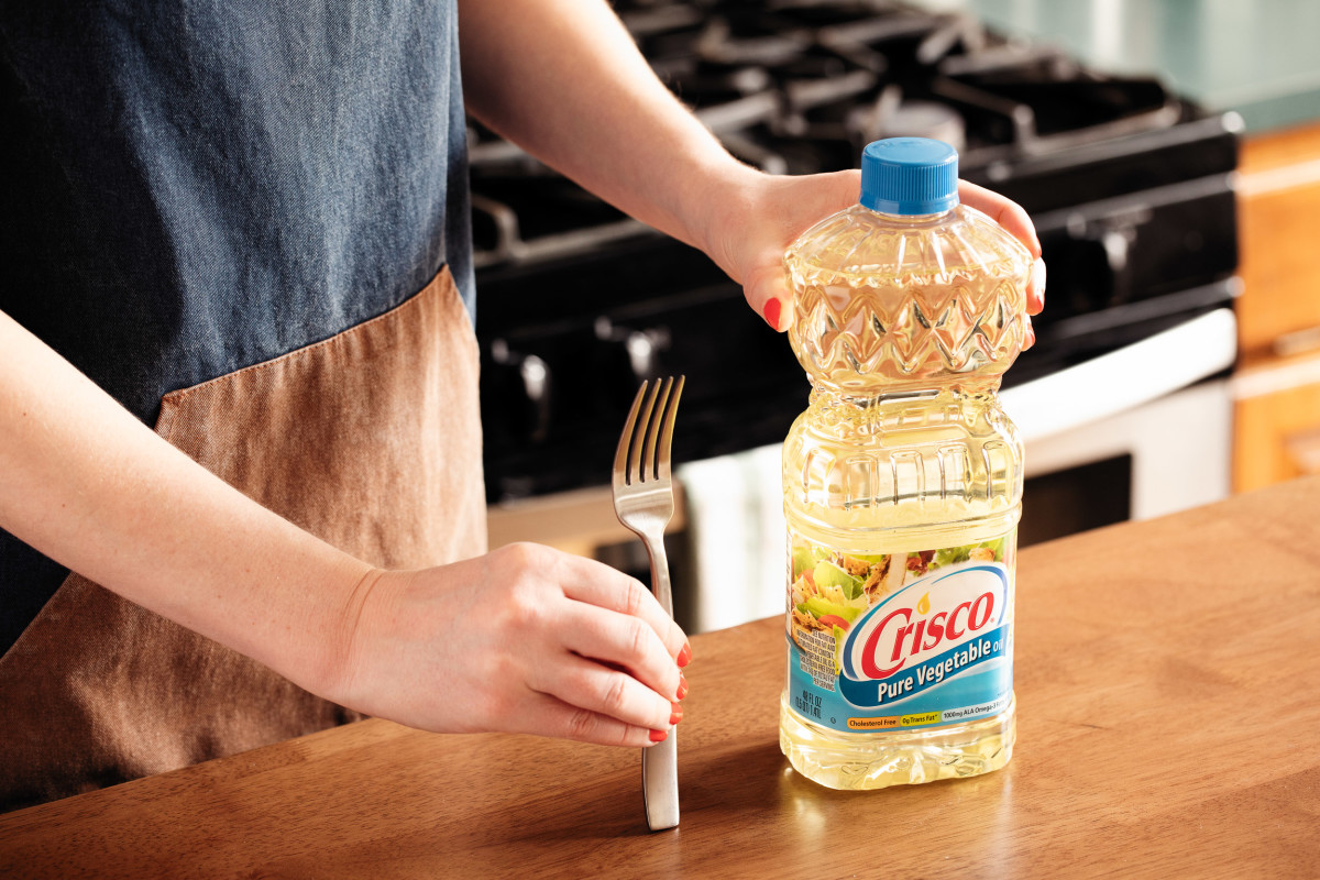 The Surprising Way a Fork Can Make a New Bottle of Vegetable Oil a Million Times Better