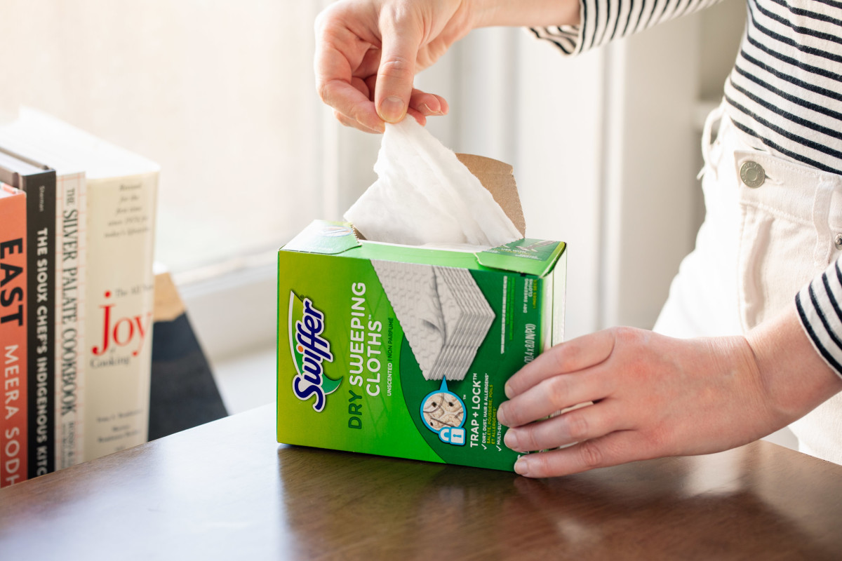 The First Thing You Should Do with a New Swiffer Sheet