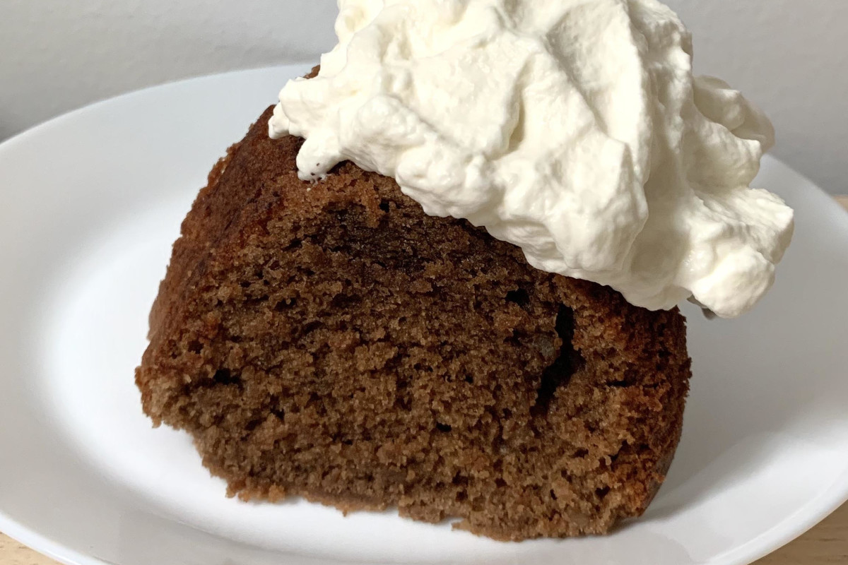 I Tried the Old-Fashioned Chocolate Cake TikTok Is Obsessed with (It Honestly Blew Me Away)