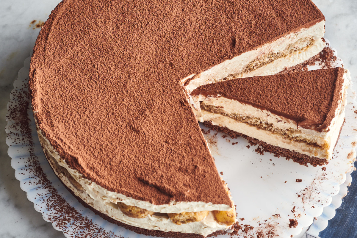 No-Bake Tiramisu Cheesecake Is the Best of Both Dessert Worlds