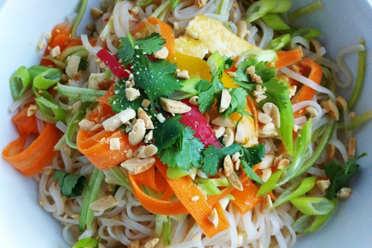 This Colorful Noodle Bowl Is a Delicious Way to Eat More Vegetables