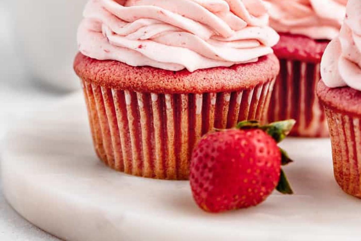 These Strawberry Cupcakes Are a Must-Make Summer Recipe