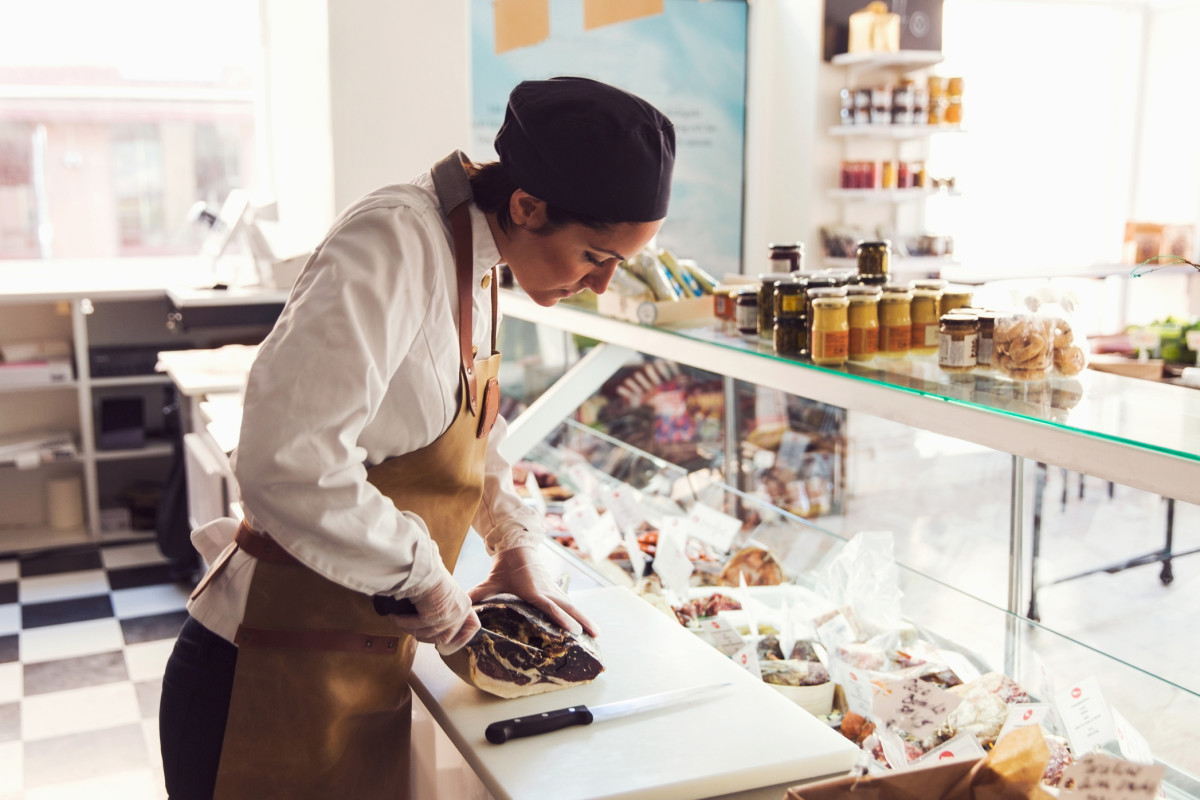 I Work at a Grocery Store Deli Counter — Here Are 2 Things Shoppers Need to Know