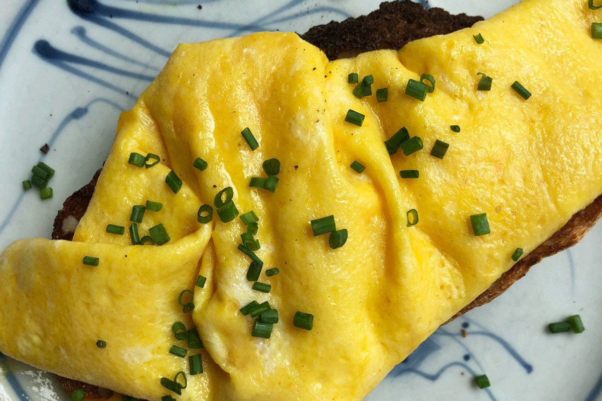 Jamie Oliver's 45-Second Omelet Technique Is Better than the French Way (There, I Said It!)