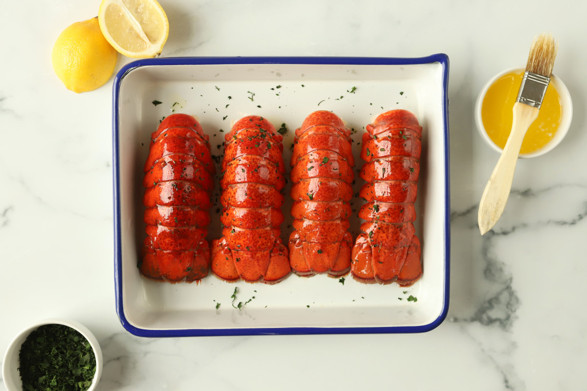 I Tried a Maine-Based Seafood Delivery Service and the Lobster Rolls *Do Not* Disappoint