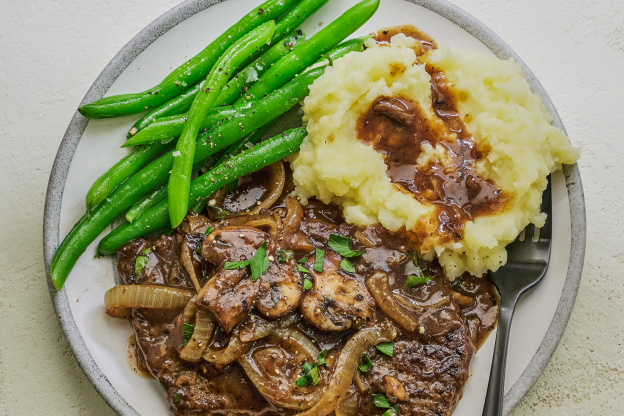 Gravy-Smothered Cube Steak Deserves a Spot on Your Dinner Rotation