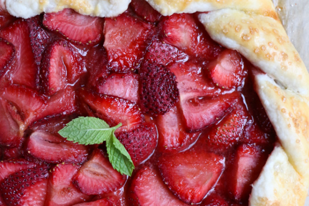 This Stress-Free Strawberry Galette Is an Ideal Summer Dessert