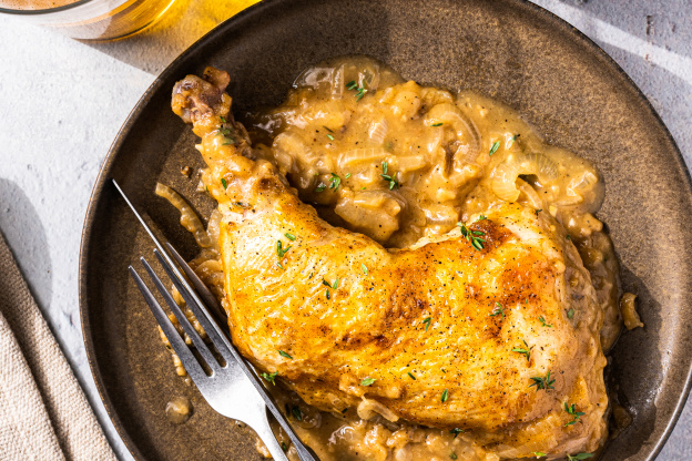 Smothered Chicken Is an Easy One-Pot Dinner Win