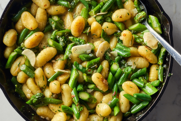 This Easy, Veggie-Packed Gnocchi Skillet Is the Only Thing I Feel Like Cooking