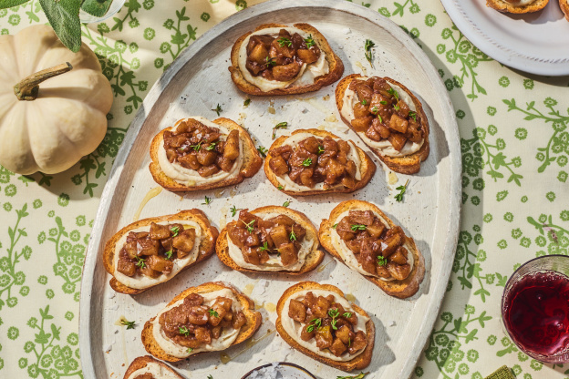 Spiced Apple Crostini Are the Perfect Fall Appetizer Spiced Apple Crostini Are the Perfect Fall Appetizer