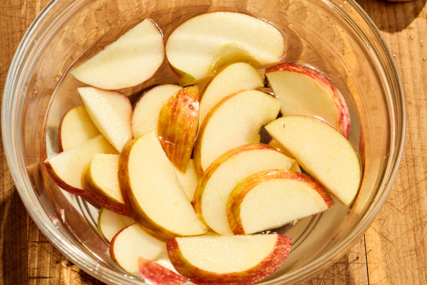 We Tried 7 Methods to Keep Apple Slices from Browning and the Winner Might Surprise You