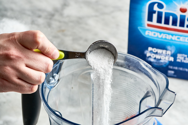 We Tried Five Methods to Clean a Cloudy Blender Container