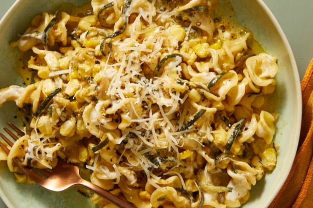 This Creamy, Garlicky Pasta Is Our Favorite Way to Use Summer Veggies