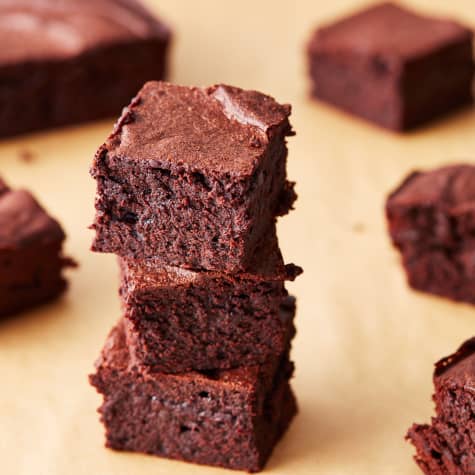These Hot Cocoa Brownies Are the Only Thing You Need to Warm Up on a Cold Day