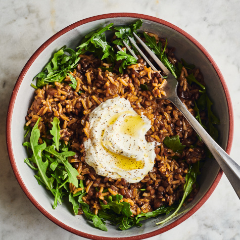 Mujadara Is a Powerhouse Blend of Rice, Lentils, and Deeply Caramelized Onions