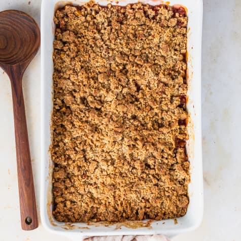 This Cinnamon Roll Crumb Cake Recipe Will Be Your Holiday Season Savior