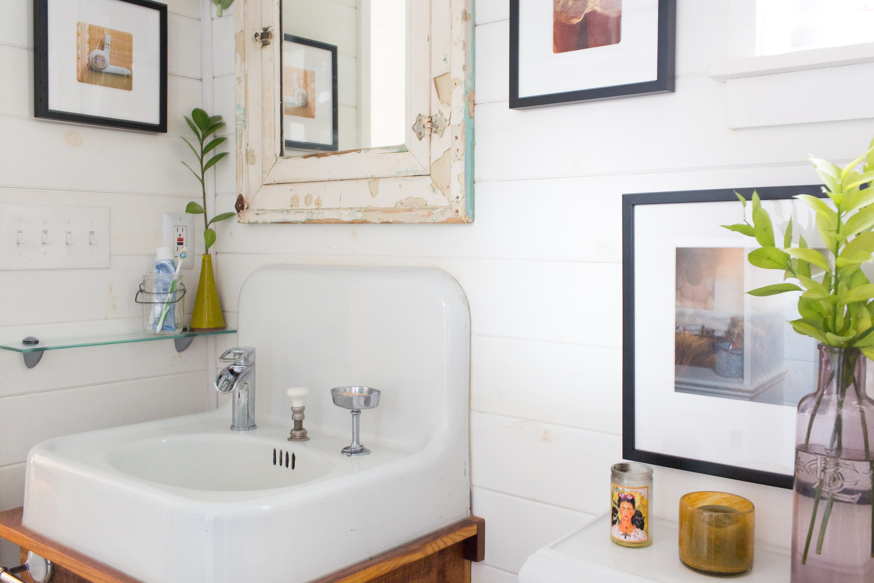 HOW TO MAKE DIY BATHROOM SHELVES - A Fresh-Squeezed Life