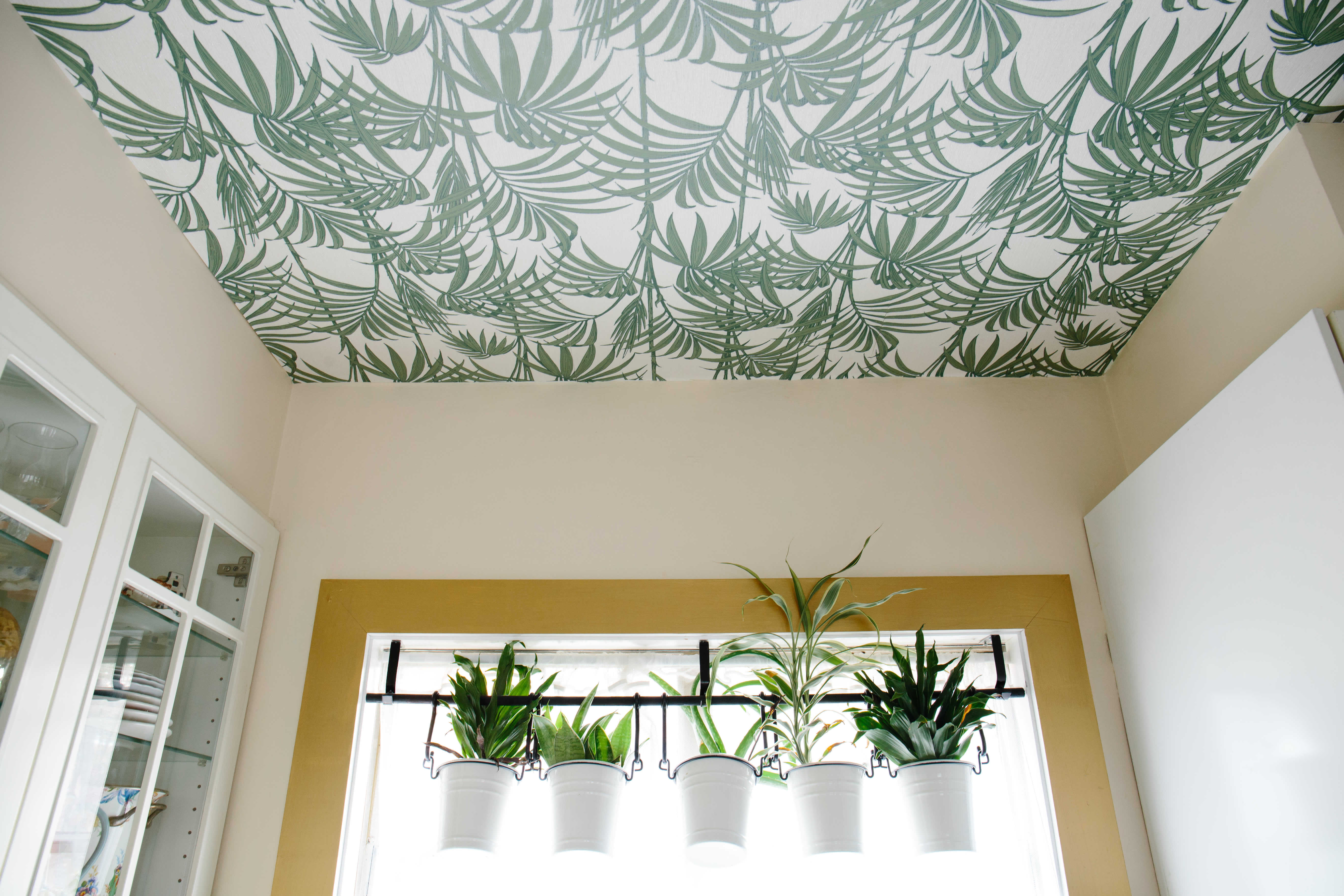 How to Wallpaper a Ceiling with Pictures  wikiHow