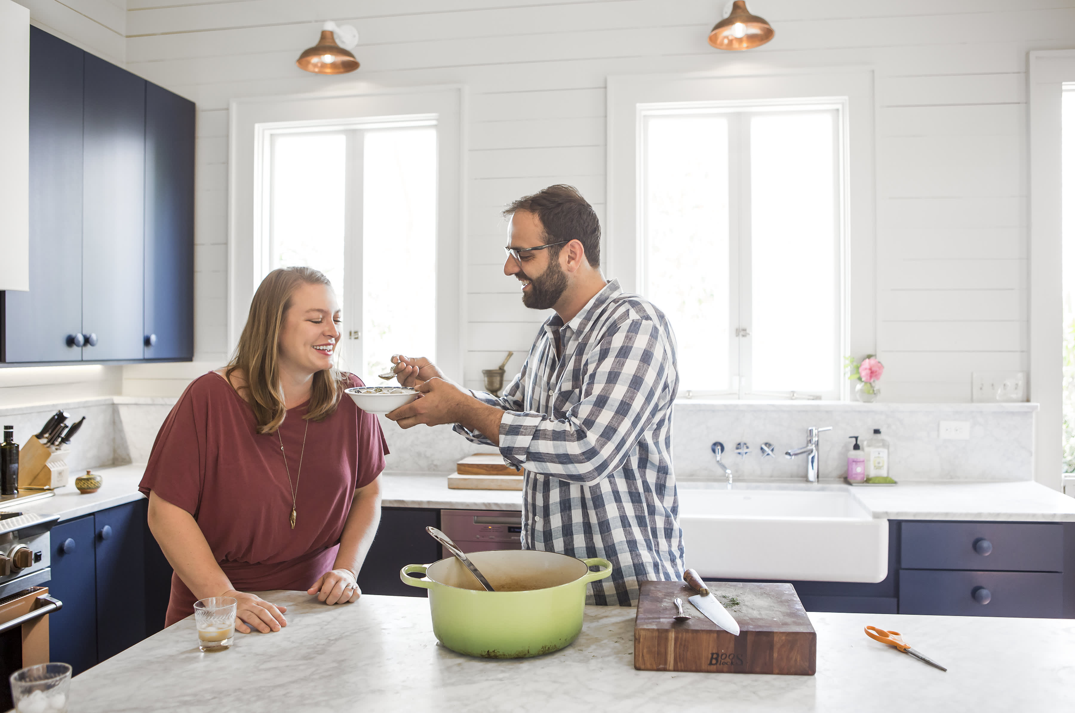 This millennial pink coffee machine is a kitchen must-have