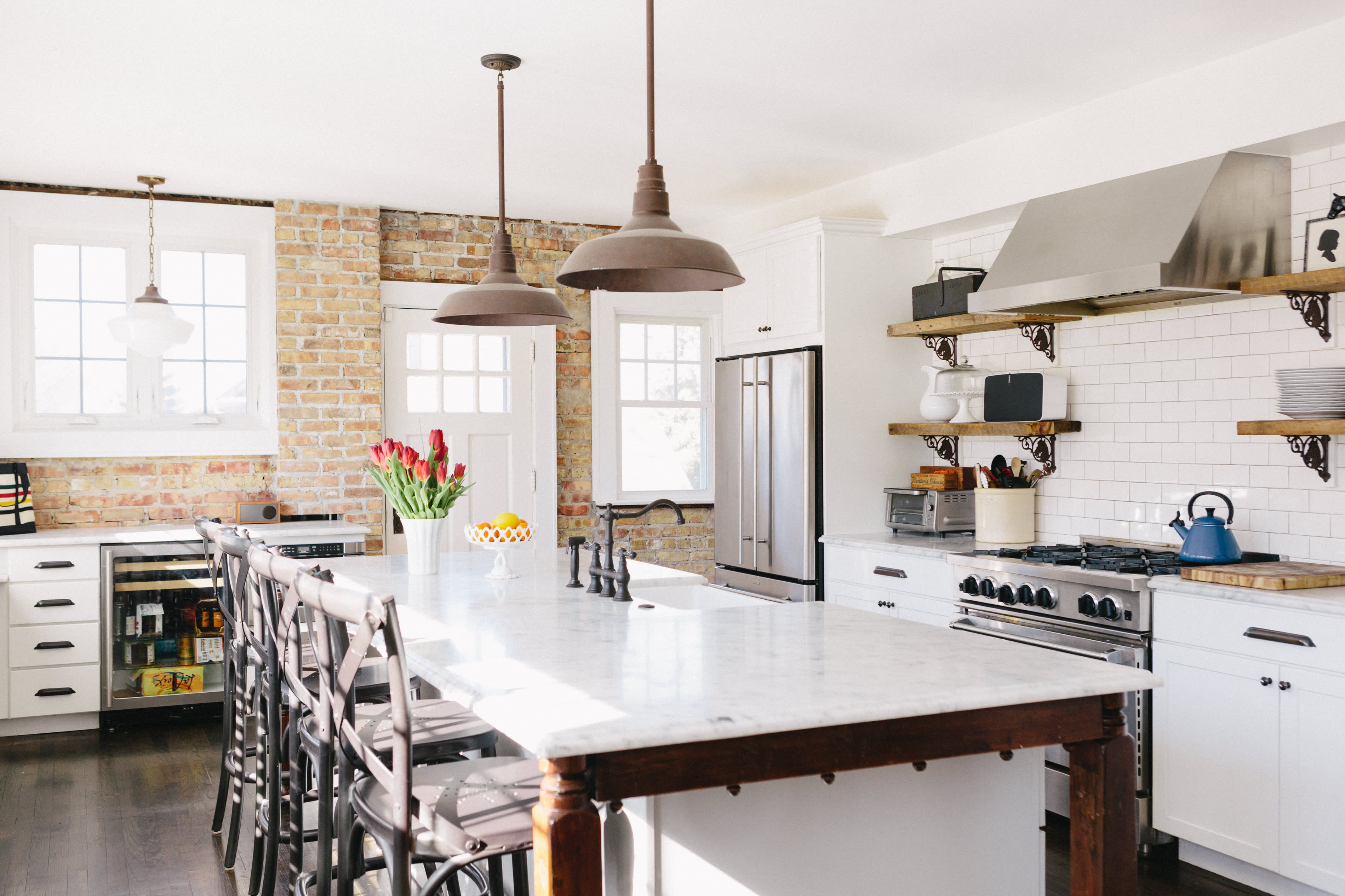 8 Fast Kitchen Fixes You Can Make Right When You Move In To a New Place ...