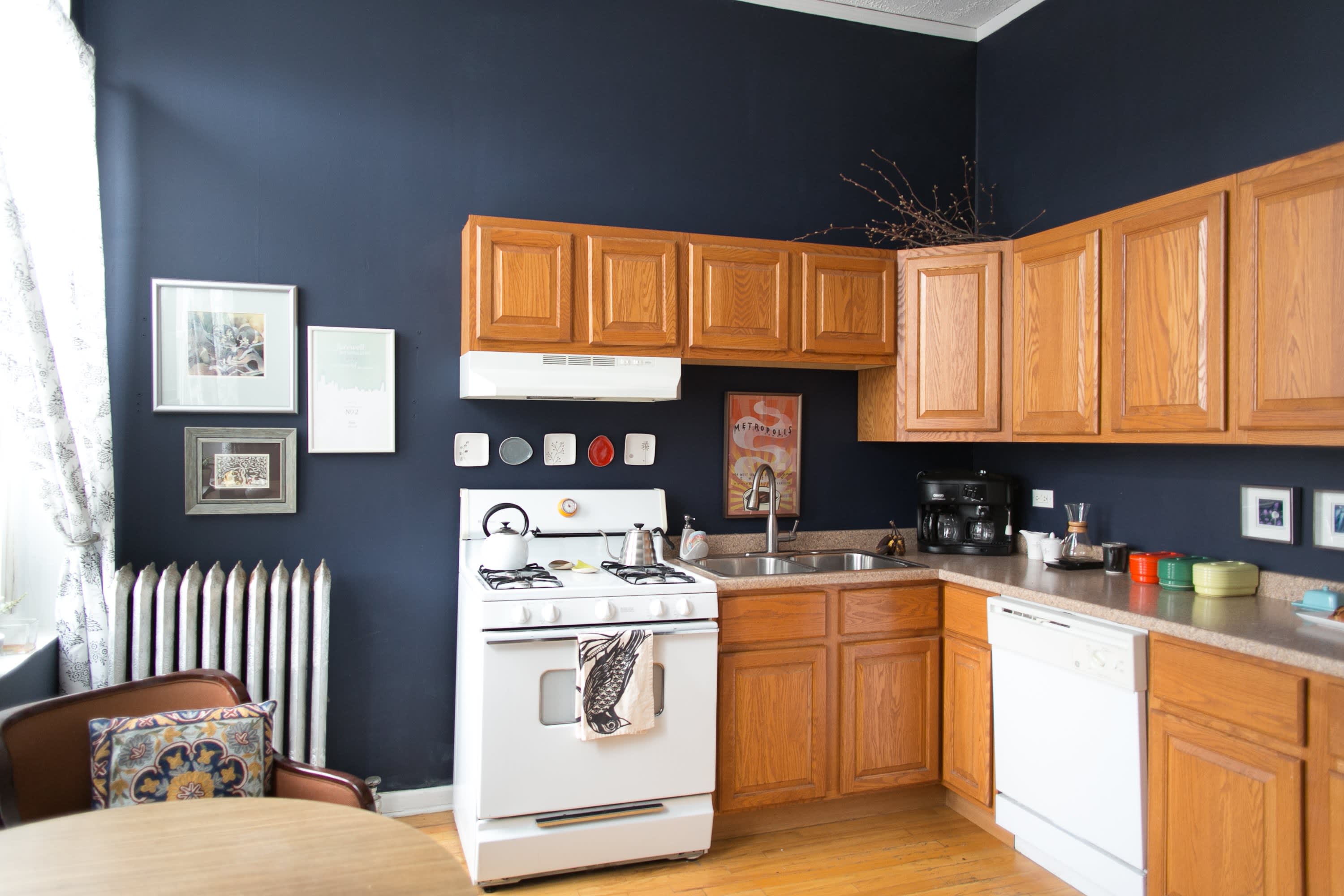 kitchen color ideas with oak cabinets and black appliances