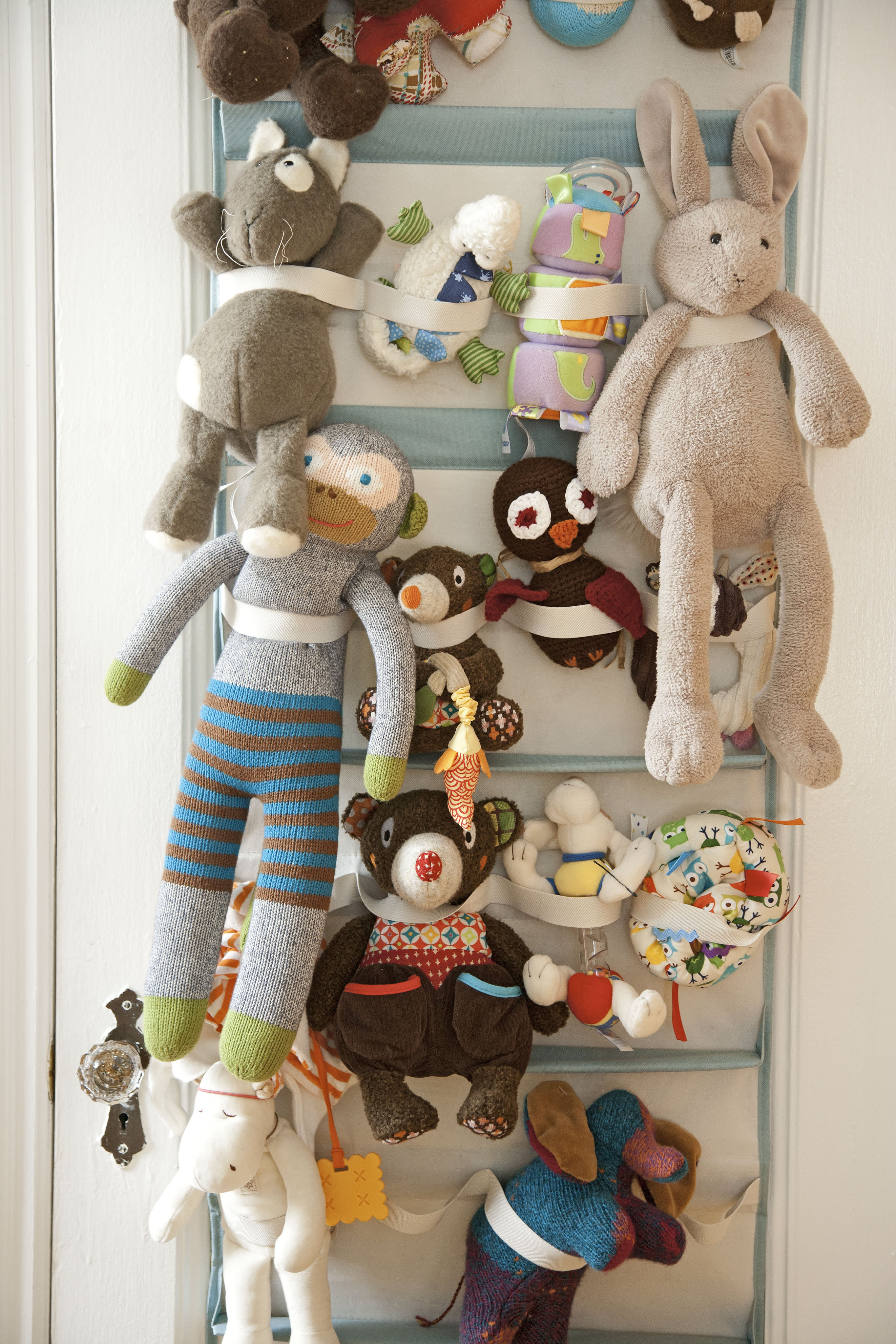 10 Clever Ways to Store Stuffed Animal Collections | Apartment Therapy