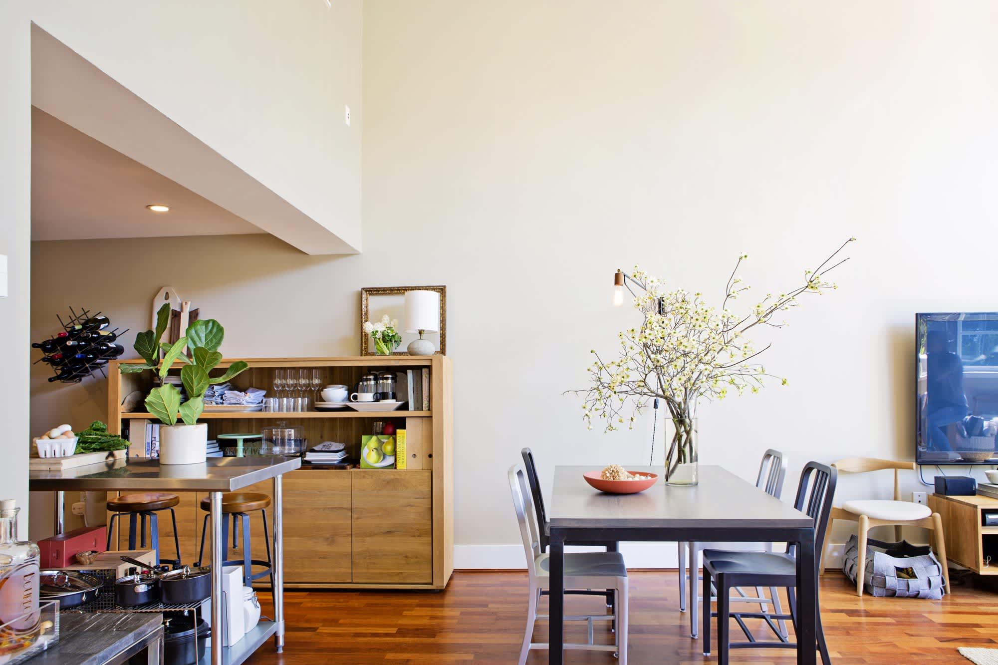 A Pasadena Loft Apartment Kitchen Gets a New Look - Cozy • Stylish • Chic