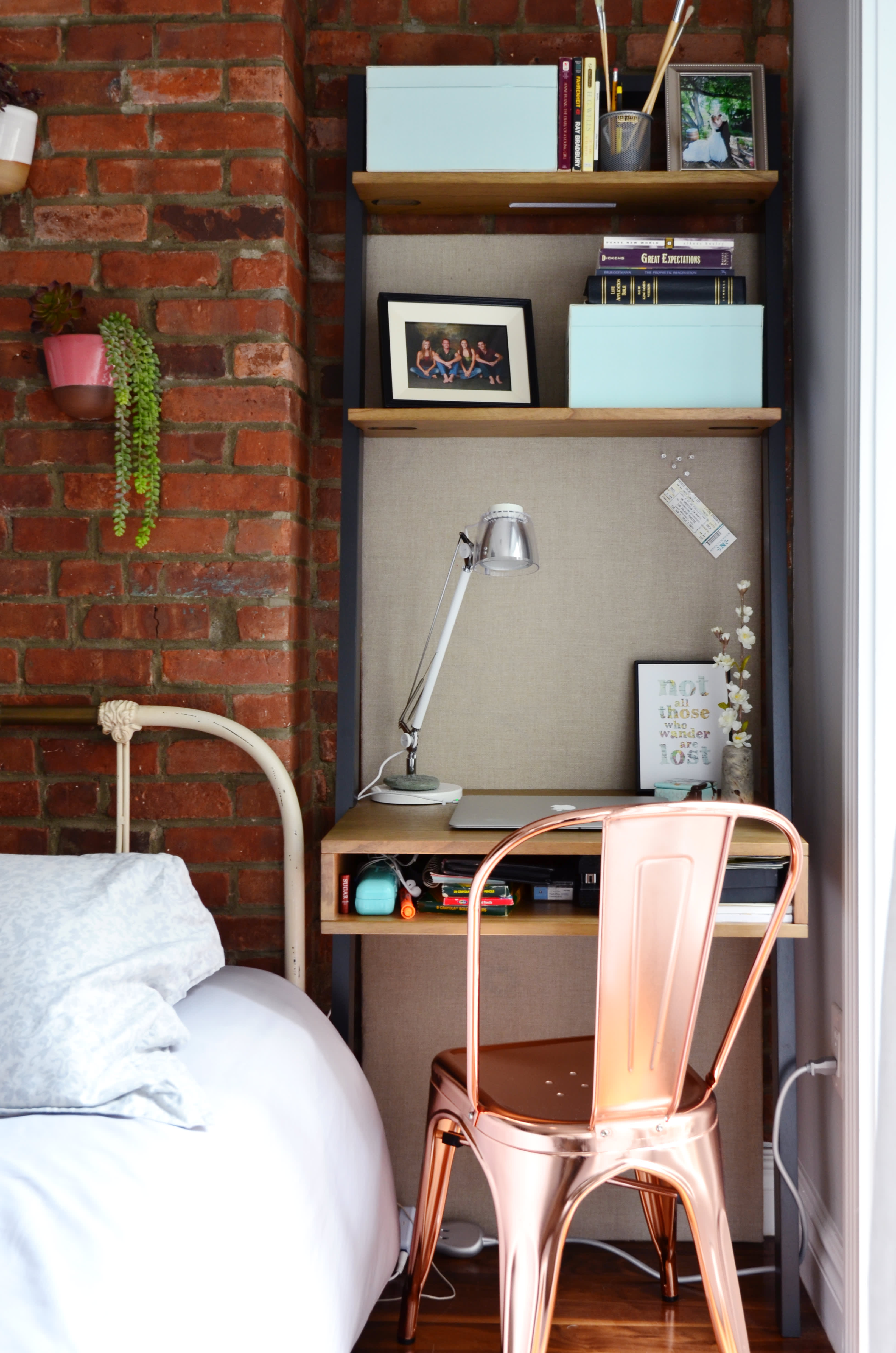 How to Make a Home Office With No Space 