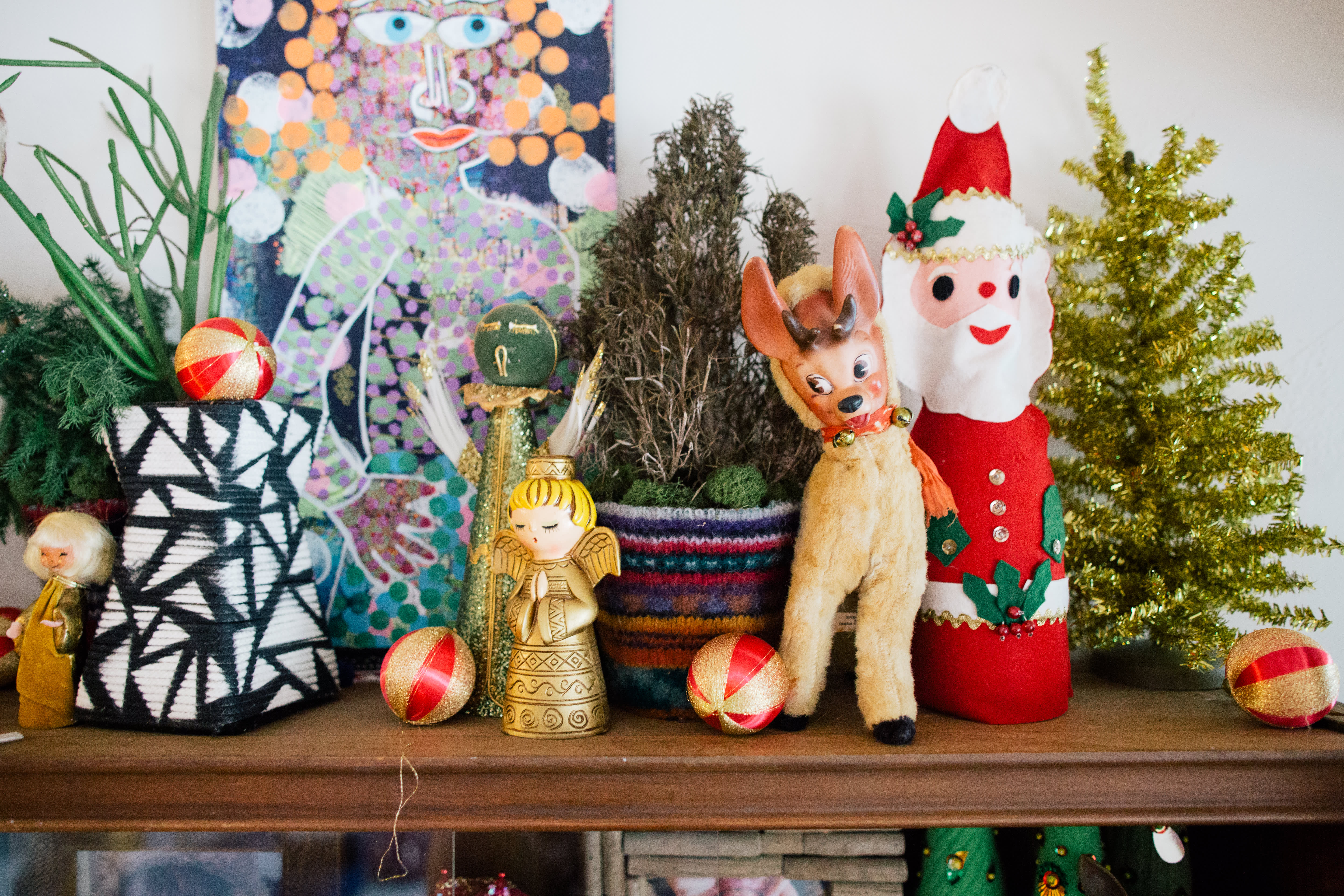 Two Simple Rules for Decluttering Your Holiday Decorations ...