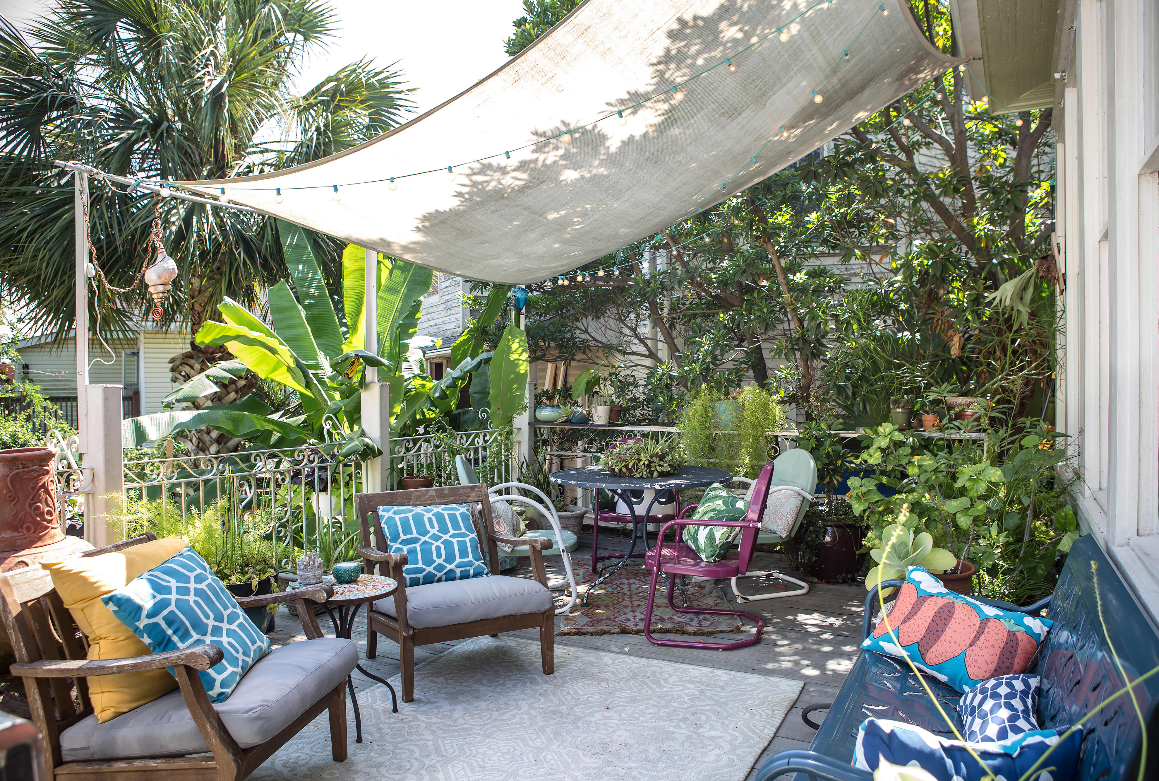 How To Shade Your Outdoor Space Maximize Its Privacy Apartment Therapy