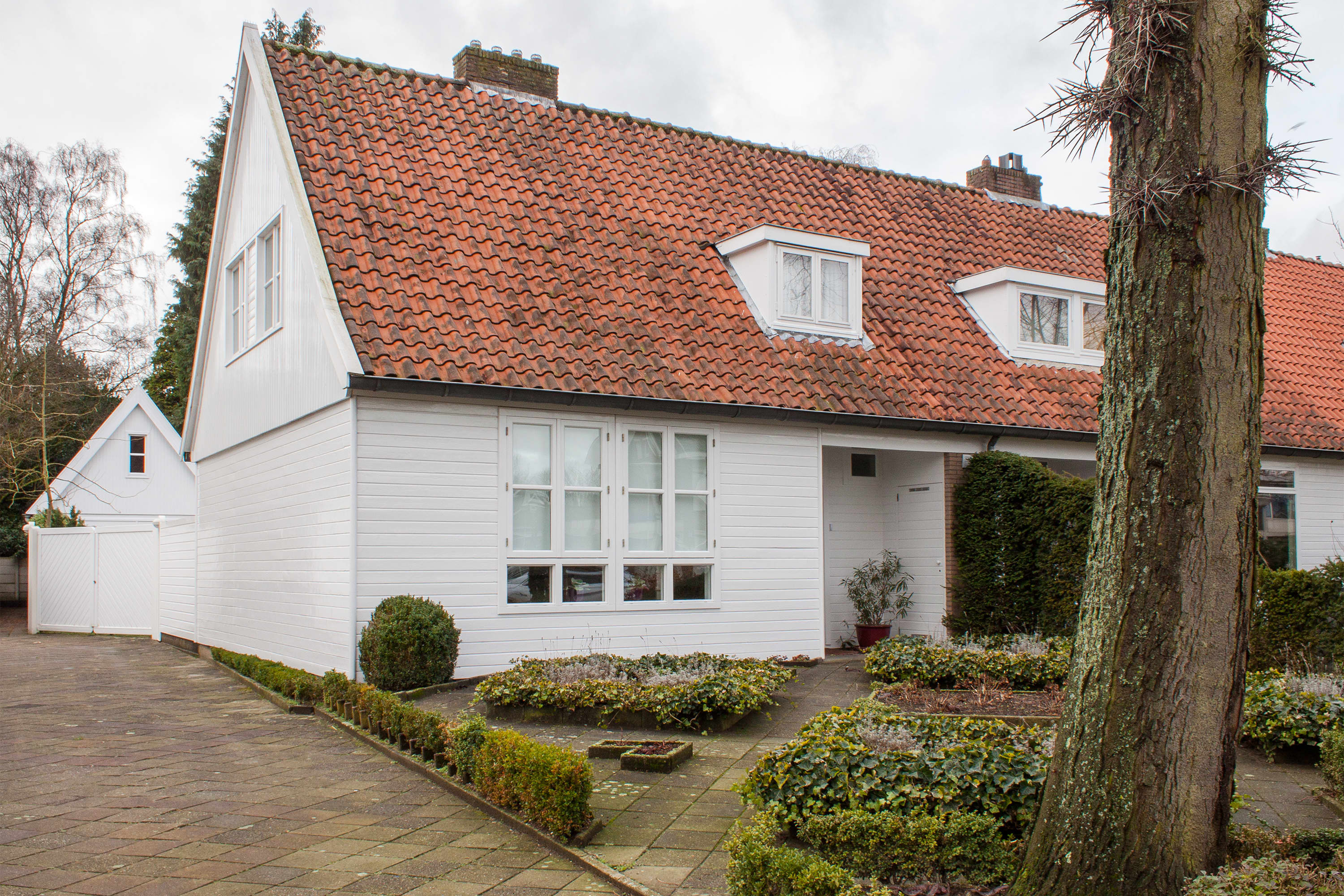 Dutch Home Tour: A Minimal and Modern House Remodel | Apartment Therapy