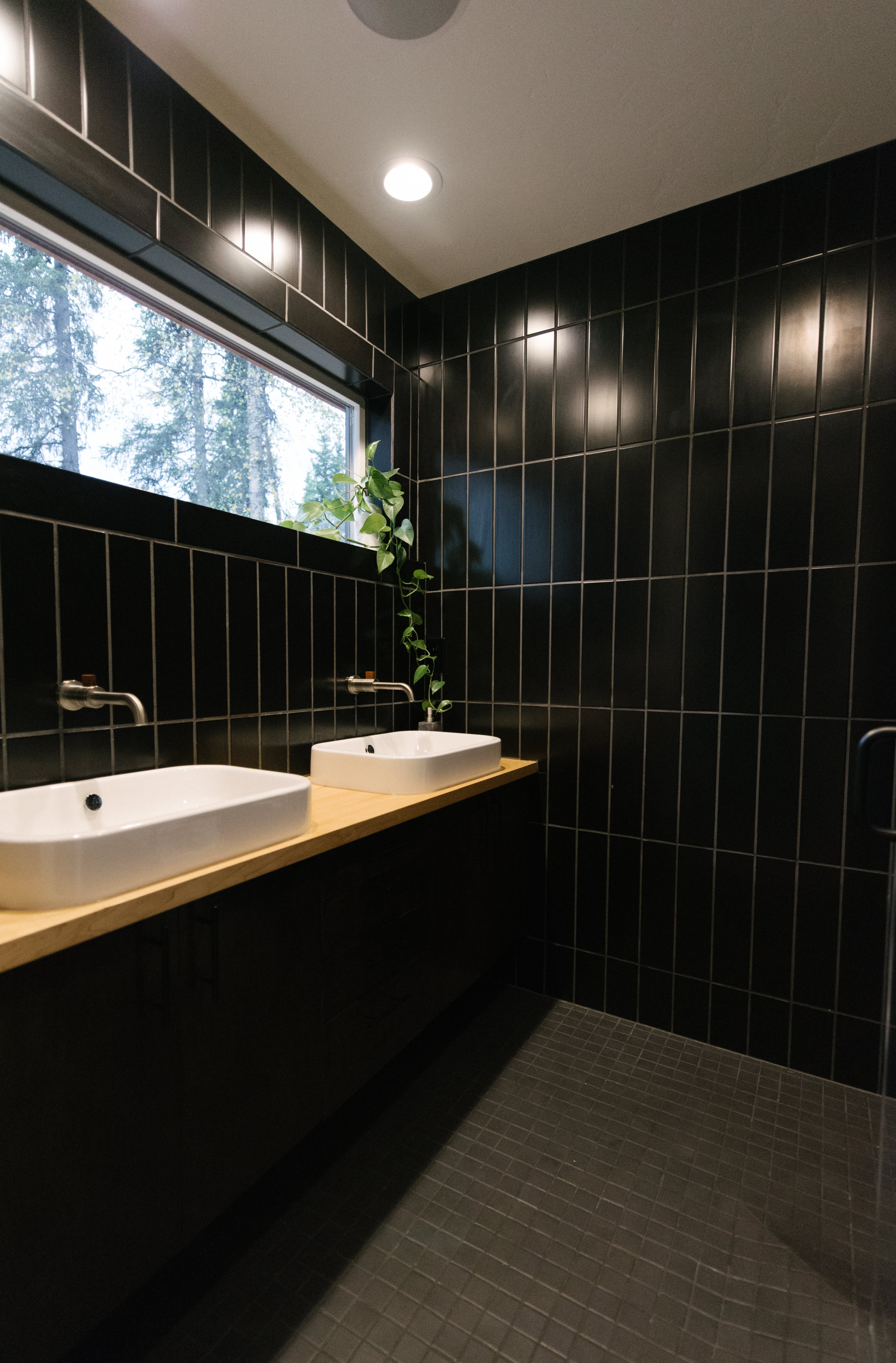 15 Dark, Dramatic Black Bathrooms Sure to Inspire