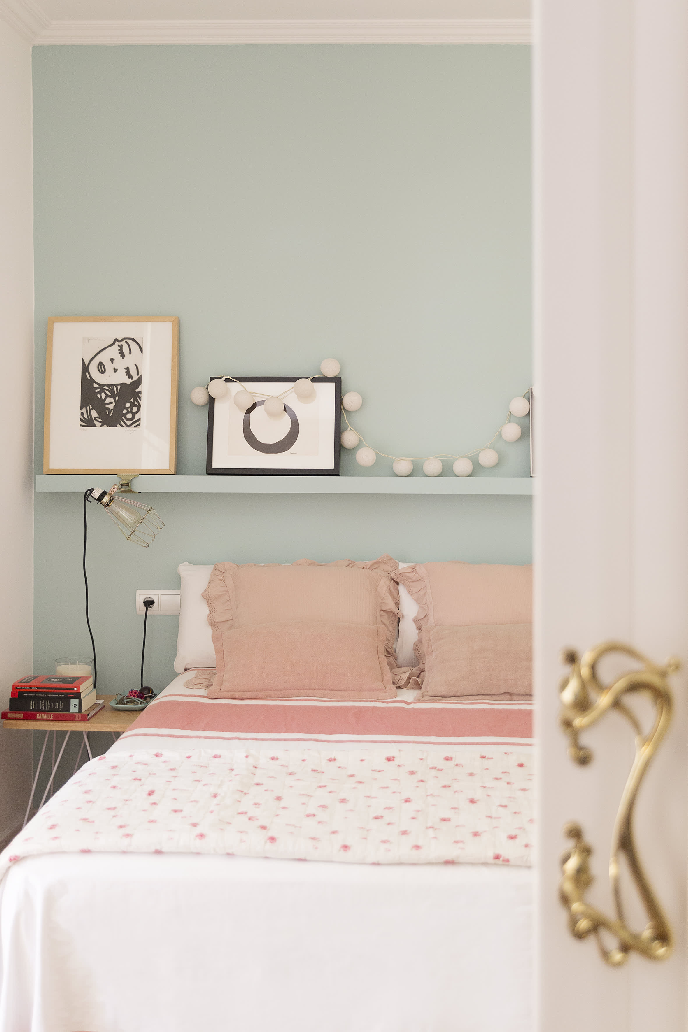 Teal Bedroom Ideas: The Best Paint Colors to Achieve Dramatic Style