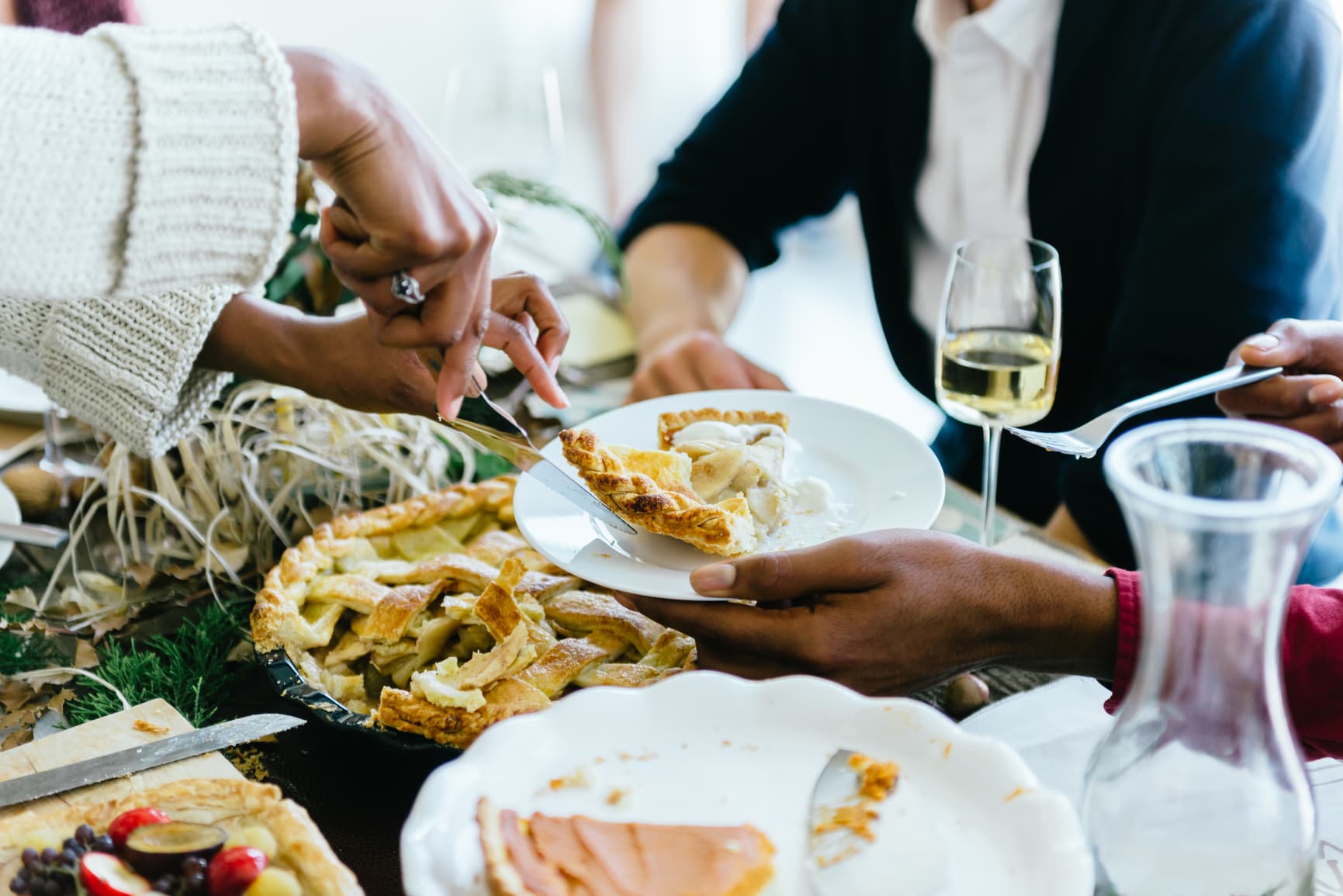 5 Tips I Learned from Hosting 23 People for Thanksgiving in My