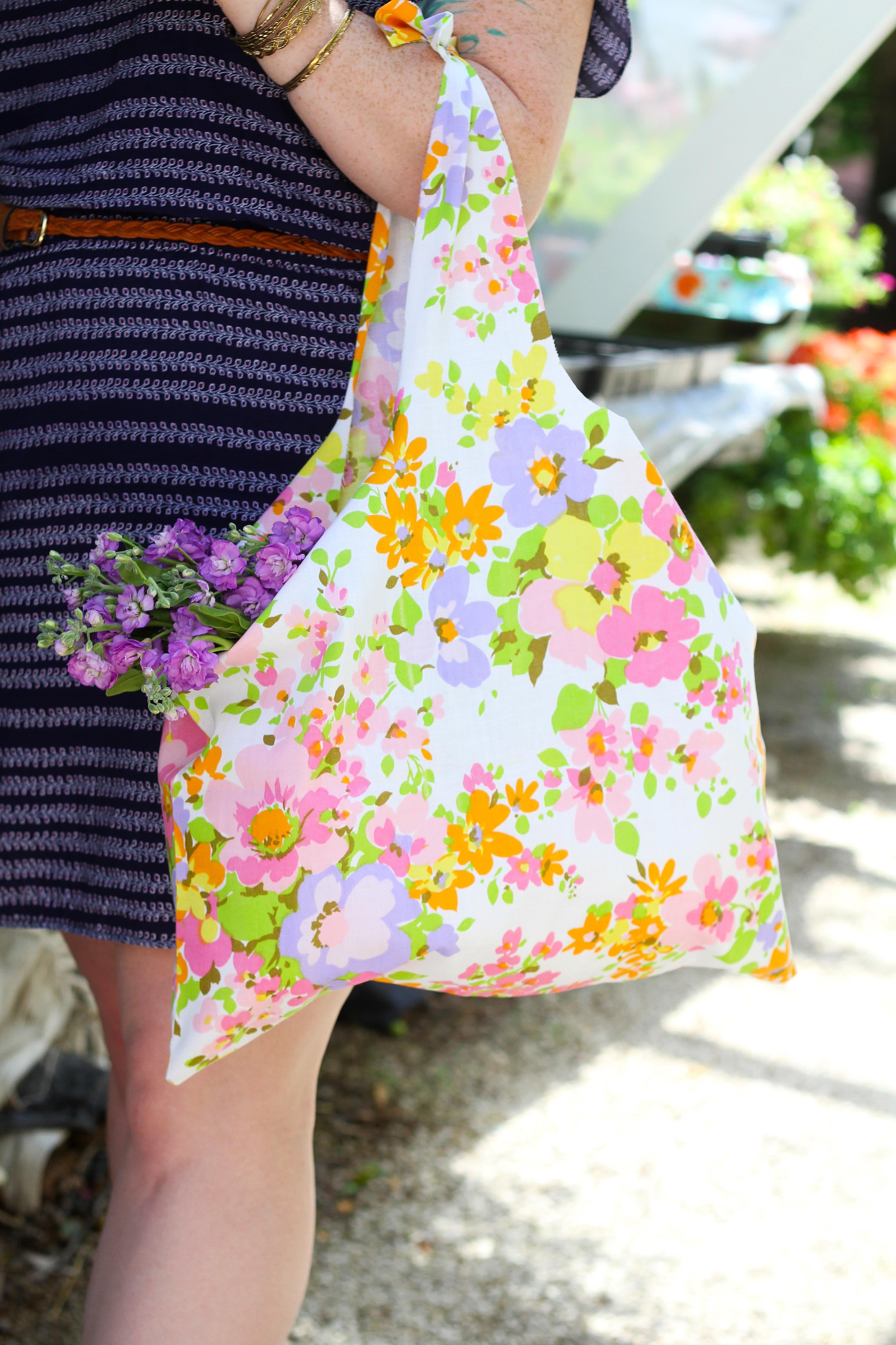 DIY pillowcase tote: Put your spring things in this easy-to-make bag -  Think.Make.Share.