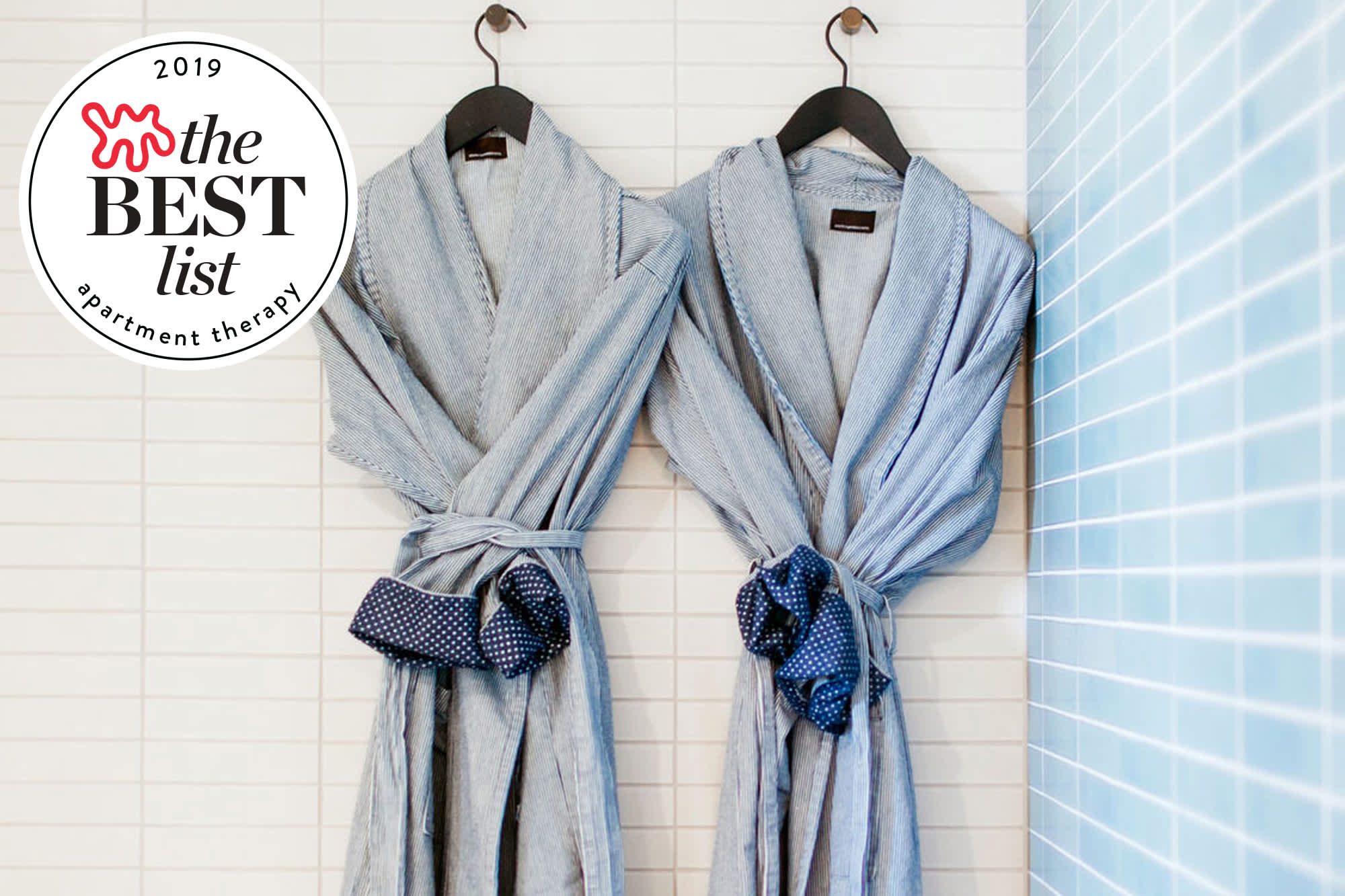 Guide to Bathrobe Materials: Choosing The Best Fabric for Robes