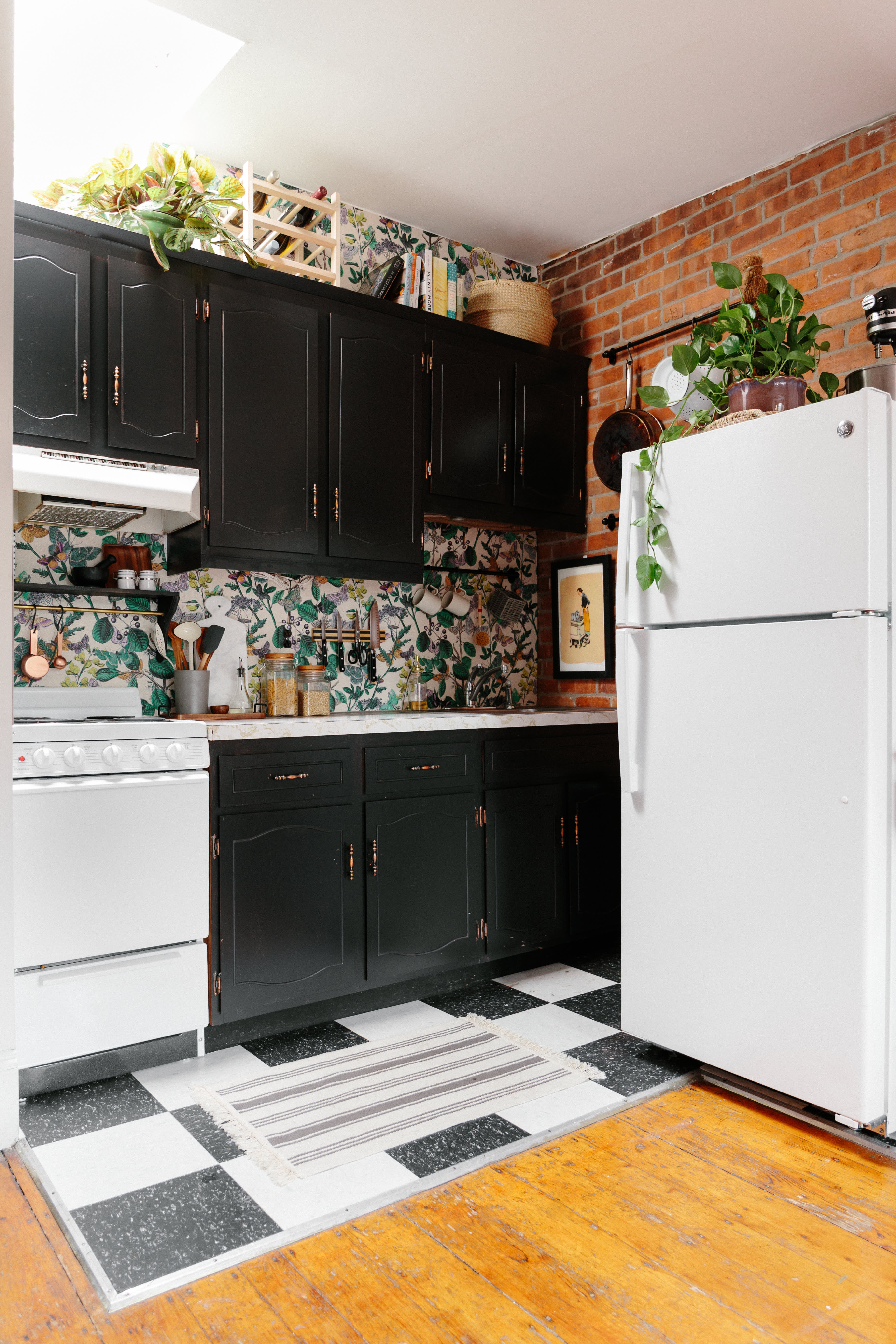 Rental-Friendly Ways to Max Out Small Kitchen Counter Space